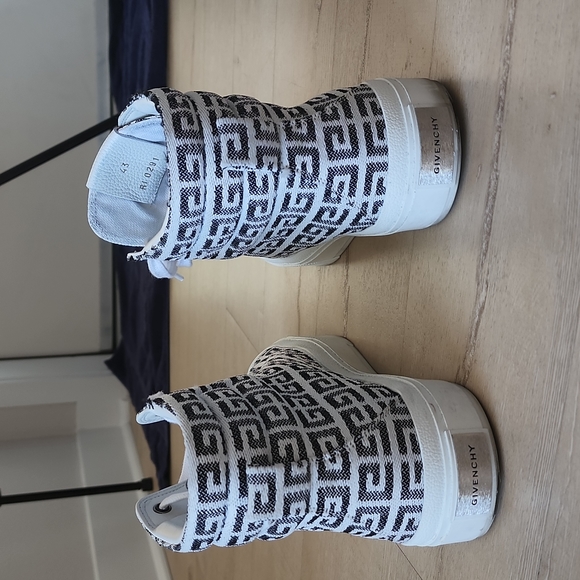 Givenchy Shoes - Picture 3 of 5